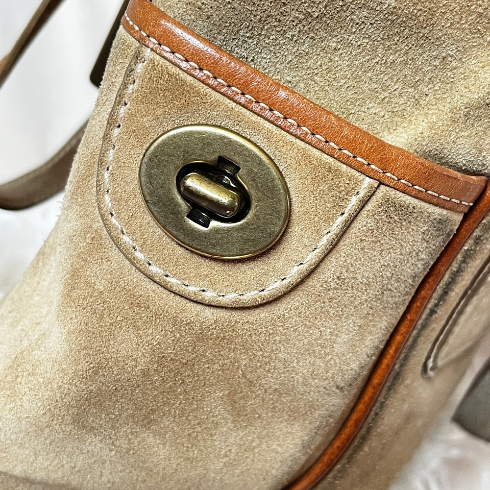 Vintage COACH Hamptons Suede Gallery Tote Bag — Tan & Brown - Picture 11 of 16